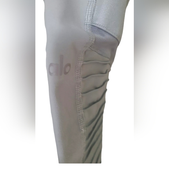 Alo Yoga High Waist Moto Legging in Lavender Beige Light Purple - Pink Small - Picture 8 of 9